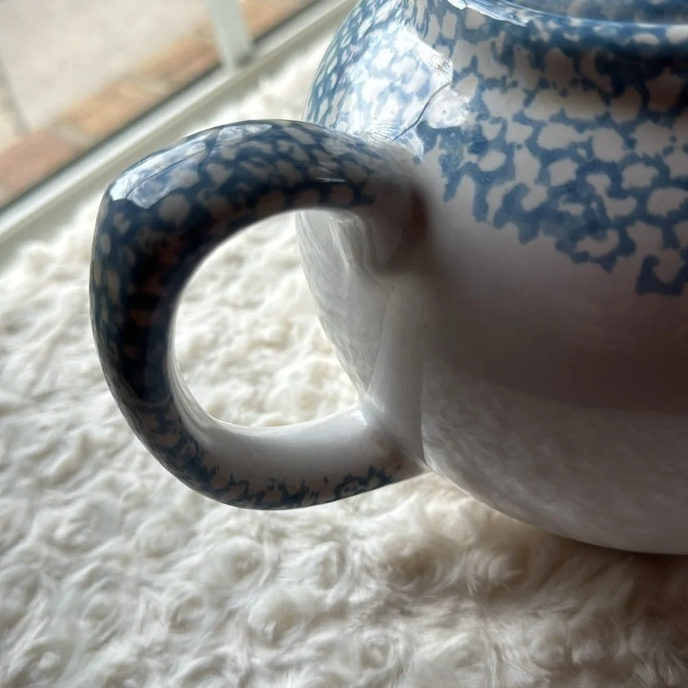 RARE FIND~VINTAGE~KITCHEN HEART DESIGN~TEAPOT~FOLK CRAFT~FARMHOUSE TEAPOT~G11